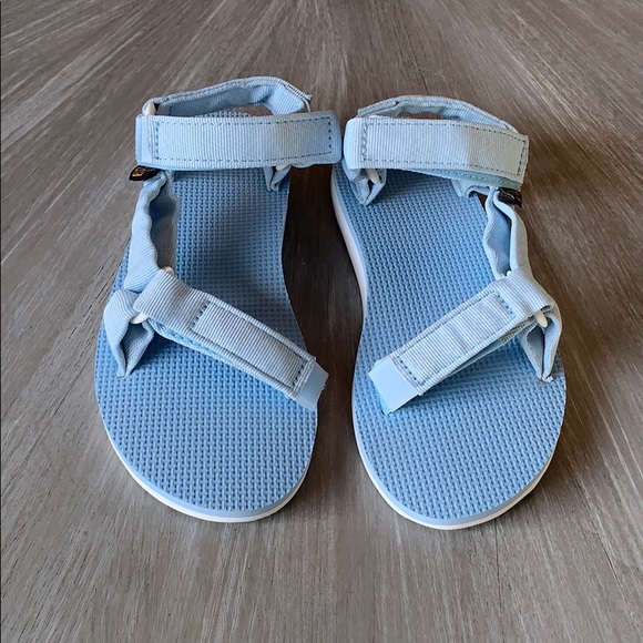 teva sandals size 5